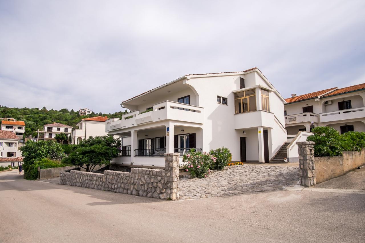Apartments Stasic Vrbnik Exterior foto