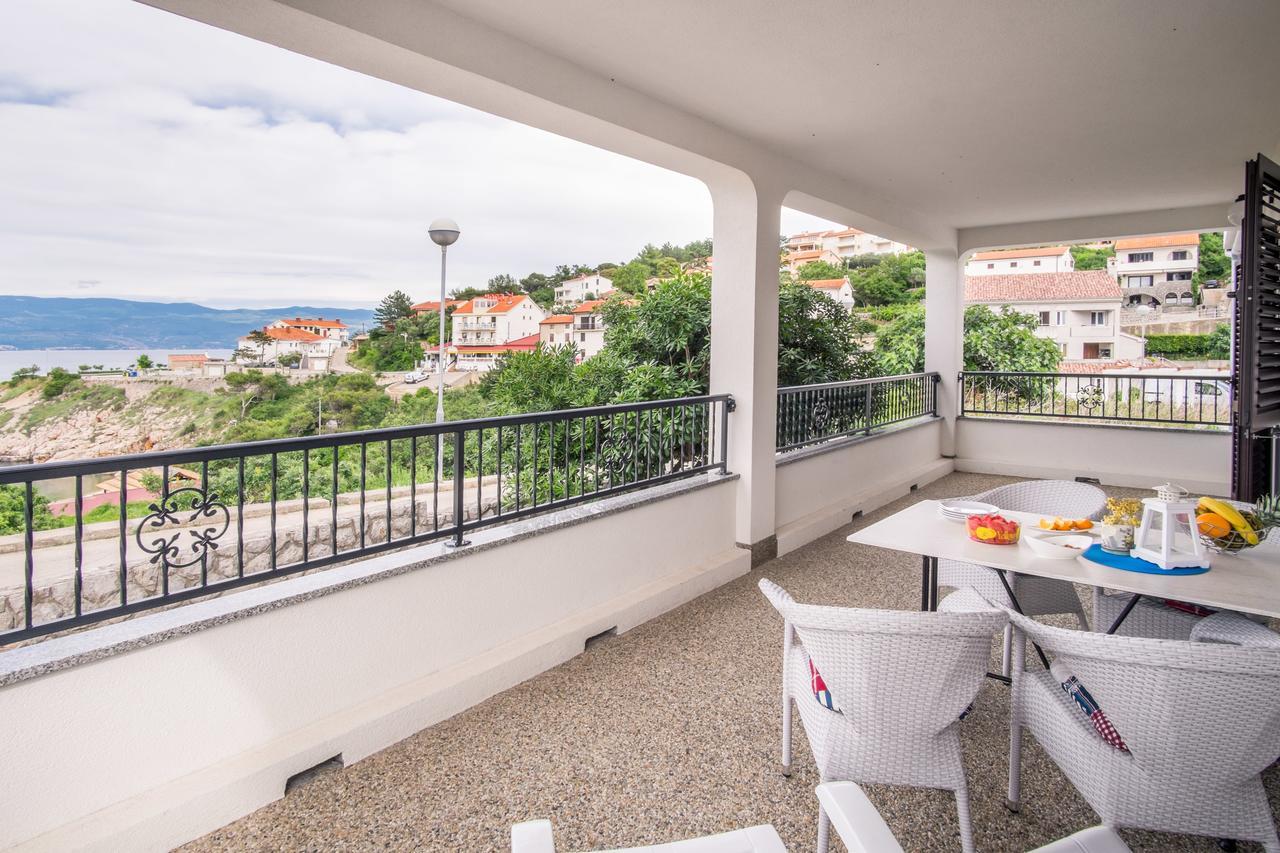 Apartments Stasic Vrbnik Exterior foto