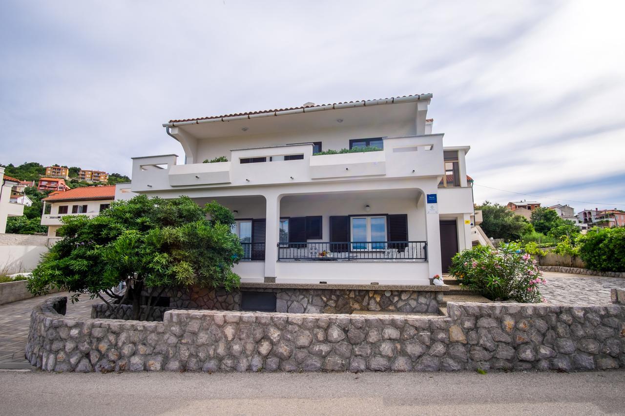 Apartments Stasic Vrbnik Exterior foto